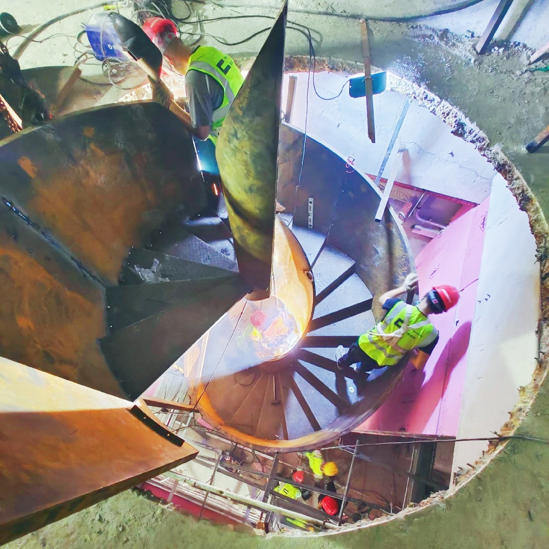 Curved staircase modern design - Image 4