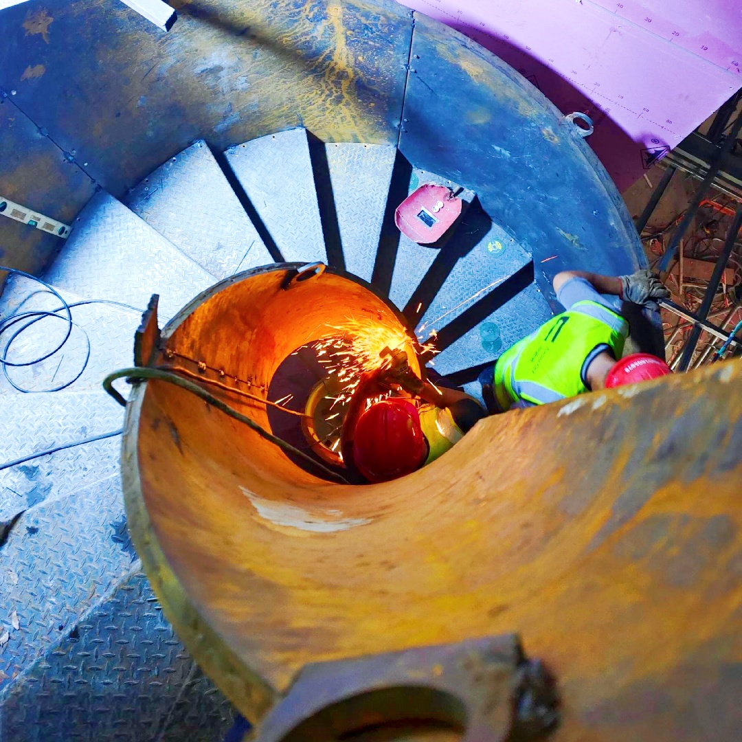 Curved staircase modern design - Image 5